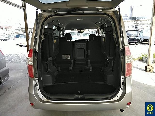 TOYOTA NOAH 2009