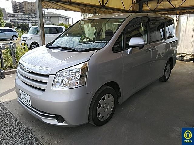 TOYOTA NOAH 2009