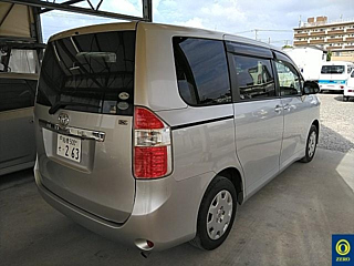 TOYOTA NOAH 2009