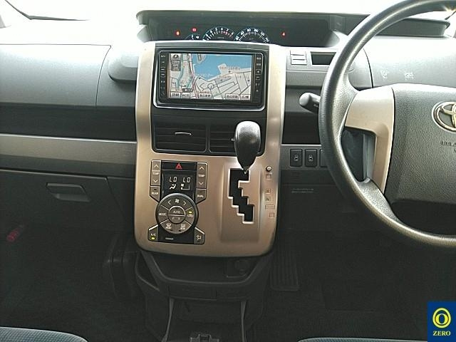 TOYOTA NOAH 2009