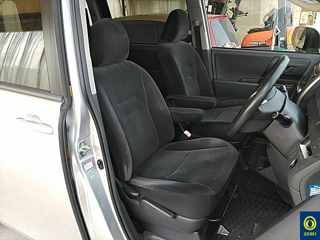 TOYOTA NOAH 2009