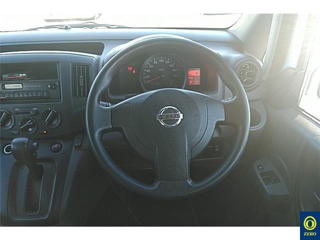 NISSAN NV200 2013