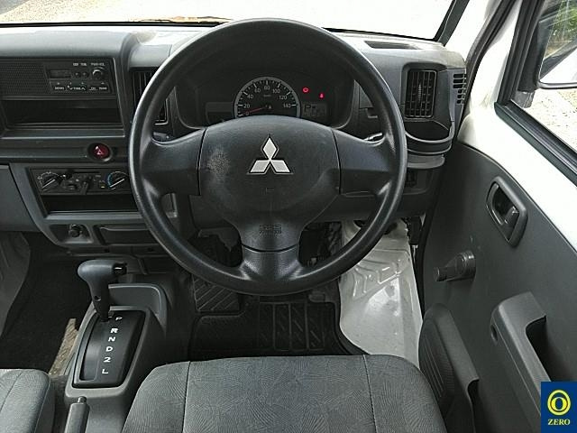 MITSUBISHI MINICAB VAN 2012