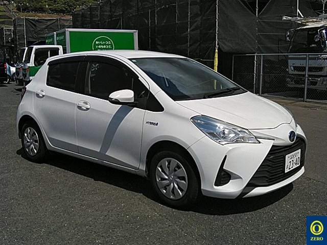 TOYOTA VITZ 2017