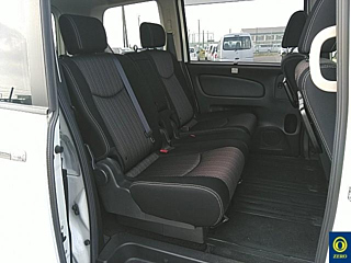 NISSAN SERENA 2015