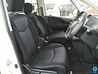 NISSAN SERENA 2013