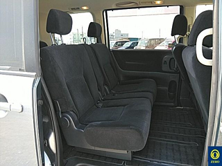 NISSAN SERENA 2010