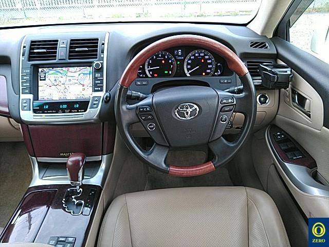 TOYOTA CROWN 2012