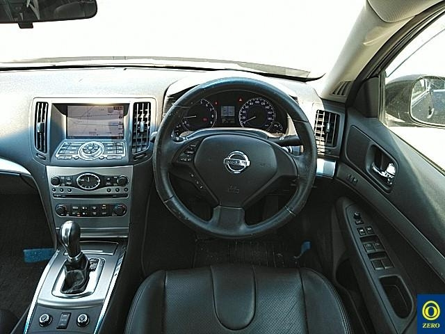 NISSAN SKYLINE 2010
