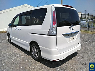 NISSAN SERENA 2010