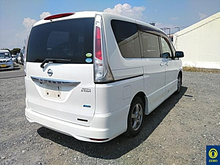 NISSAN SERENA 2010