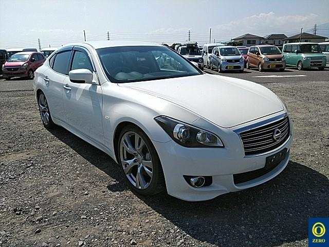 NISSAN FUGA 2010