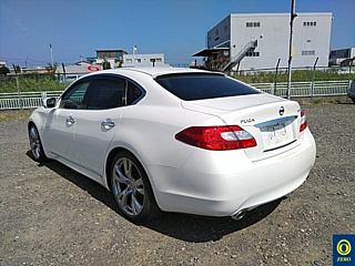 NISSAN FUGA 2010