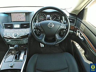 NISSAN FUGA 2010