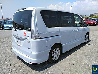 NISSAN SERENA 2013
