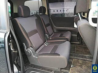 NISSAN SERENA 2010