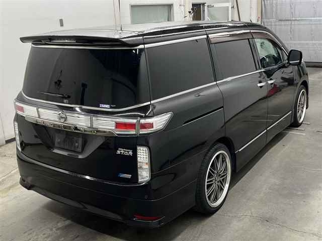 NISSAN ELGRAND 2010