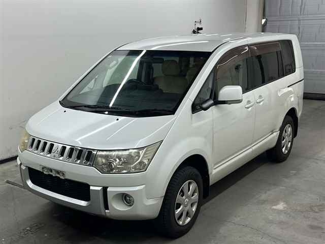 MITSUBISHI DELICA D5 2012
