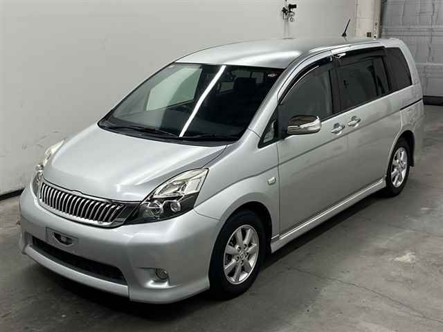 TOYOTA ISIS 2011