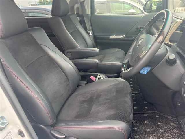 TOYOTA VELLFIRE 2013