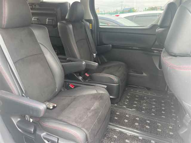 TOYOTA VELLFIRE 2013