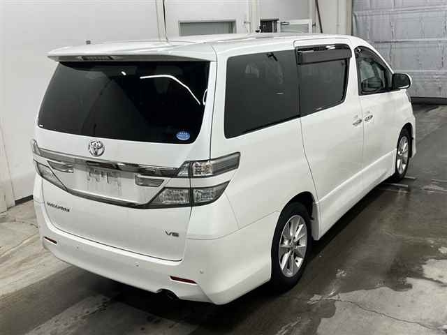 TOYOTA VELLFIRE 2013