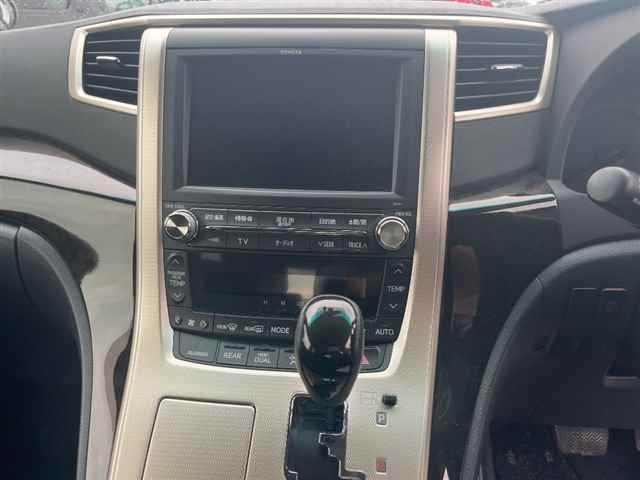 TOYOTA VELLFIRE 2013