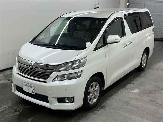 TOYOTA VELLFIRE 2013
