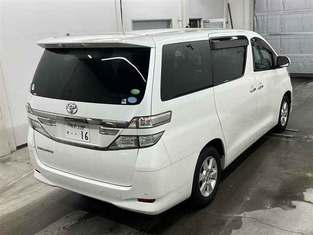 TOYOTA VELLFIRE 2013