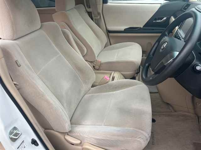 TOYOTA VELLFIRE 2013