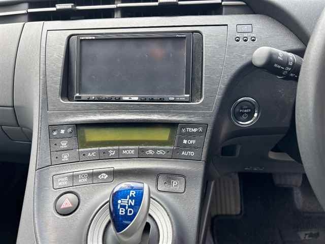 TOYOTA PRIUS 2011