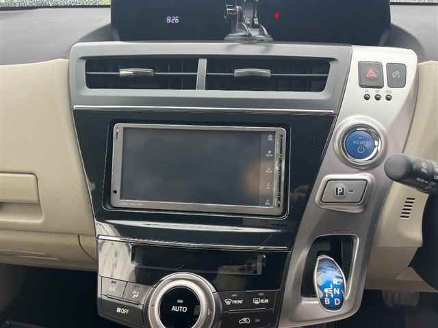 TOYOTA PRIUS ALPHA 2015