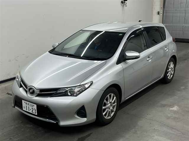 TOYOTA AURIS 2013