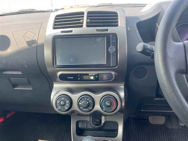 TOYOTA IST 2013
