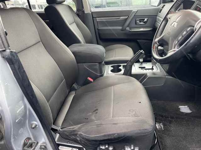 MITSUBISHI PAJERO 2010