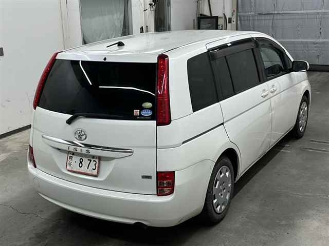 TOYOTA ISIS 2010