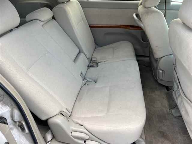 TOYOTA ISIS 2010