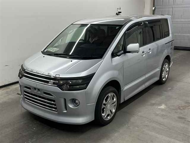 MITSUBISHI DELICA D5 2010
