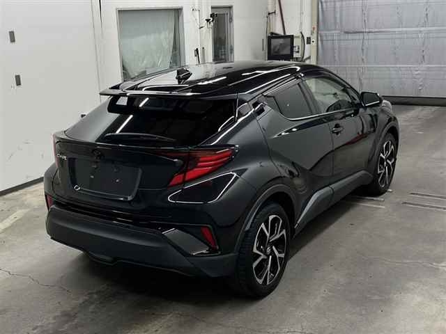 TOYOTA C-HR 2021