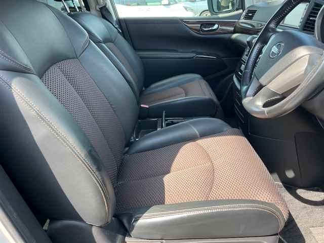 NISSAN ELGRAND 2010