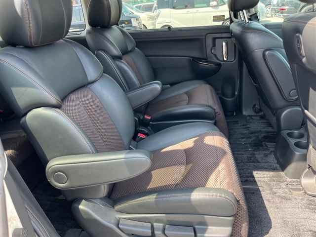 NISSAN ELGRAND 2010