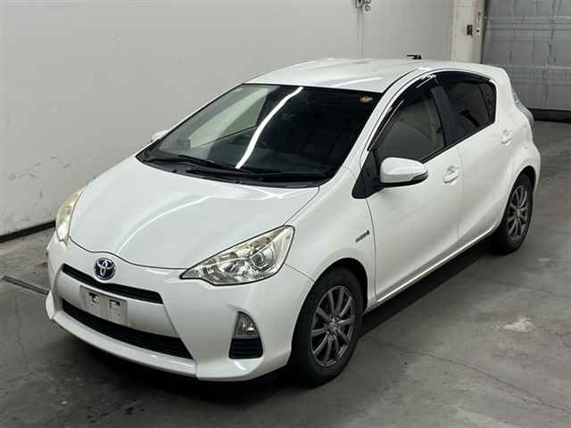 TOYOTA AQUA 2013