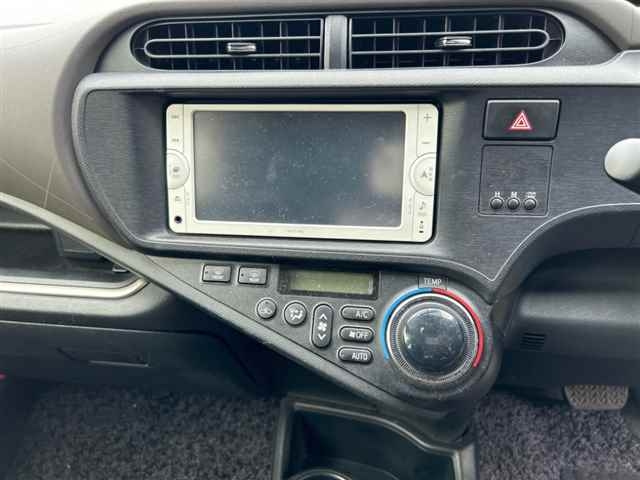 TOYOTA AQUA 2013