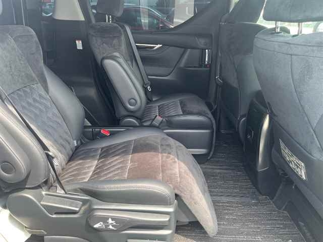 TOYOTA VELLFIRE 2017