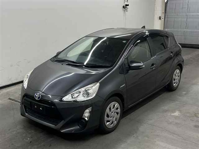 TOYOTA AQUA 2016