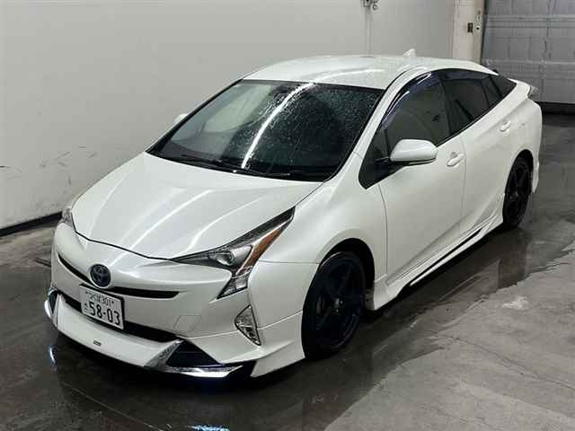 TOYOTA PRIUS 2016