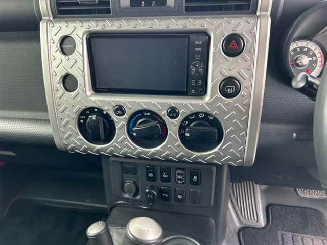 TOYOTA FJ CRUISER 2011