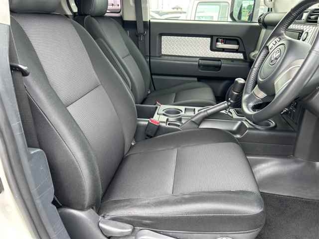 TOYOTA FJ CRUISER 2011