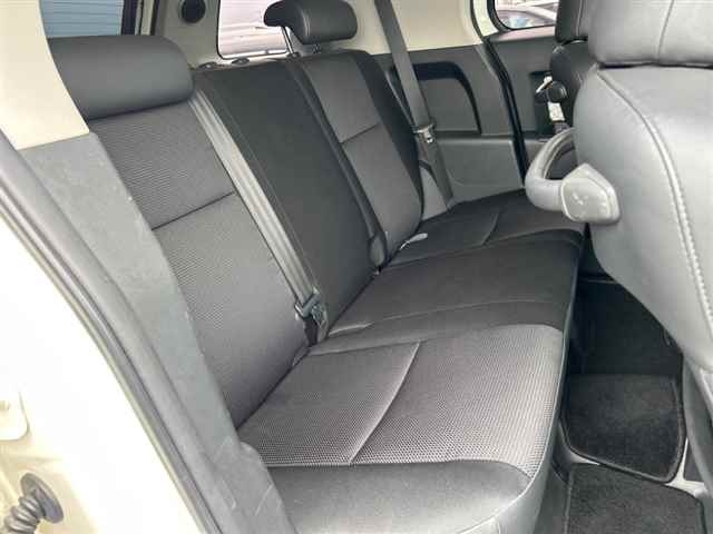 TOYOTA FJ CRUISER 2011