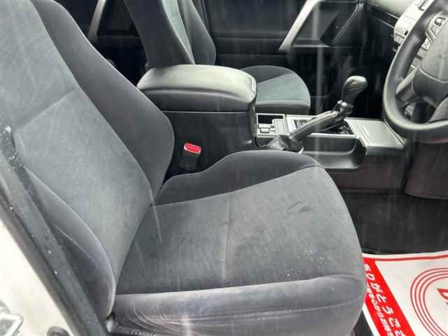 TOYOTA LAND CRUISER PRADO 2019